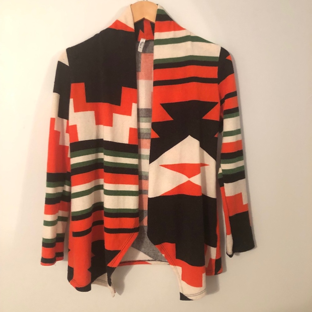 YOYO 5 Geometric Pattern Cardigan 🌿🍃